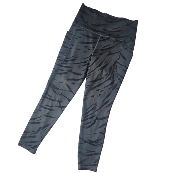Athleta Salutation Stash Pocket II Twist 7/8 Tight Small - Picture 1 of 4